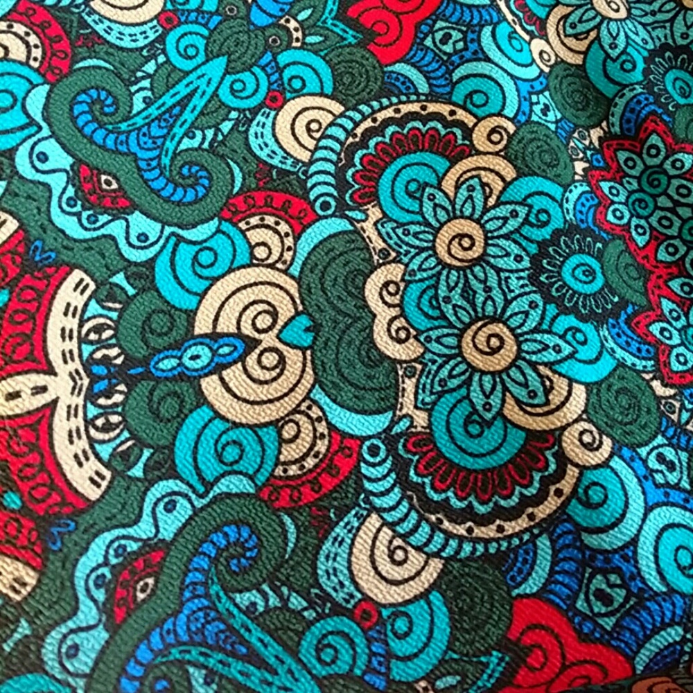 BNWOT LuLaRoe Cassie skirt size medium.