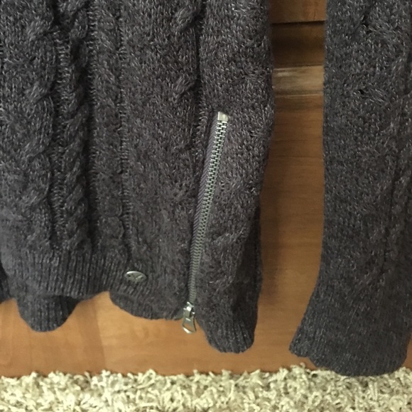 Sweater - Picture 4 of 4