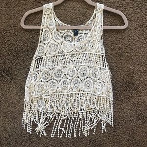 SALE 🔥 SUPER CUTE BARELY WORN OS CROP CROCHET TOP