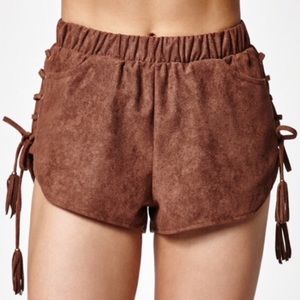 Kendall & kylie suede tie side shorts size medium