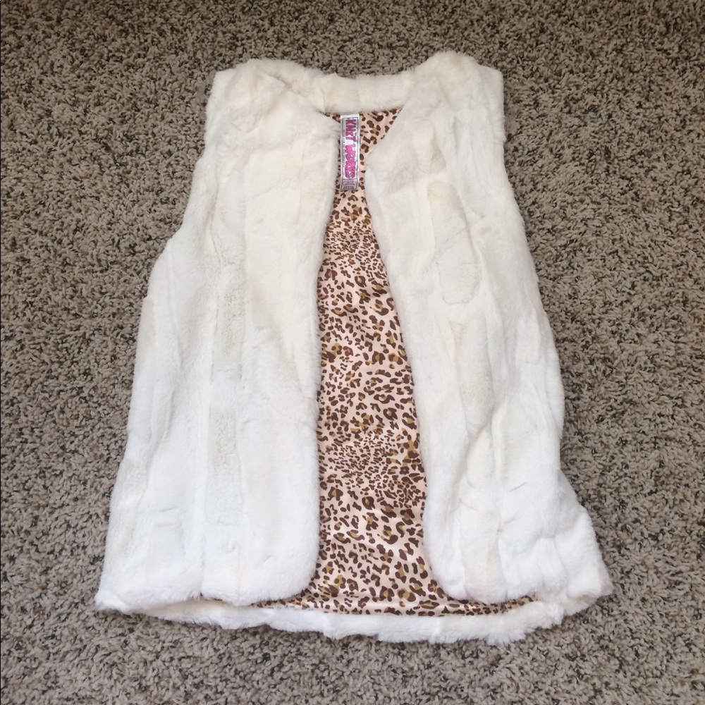 Girls white faux fur vest size (10/12)