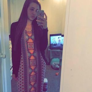 Meet your Posher, Hallie