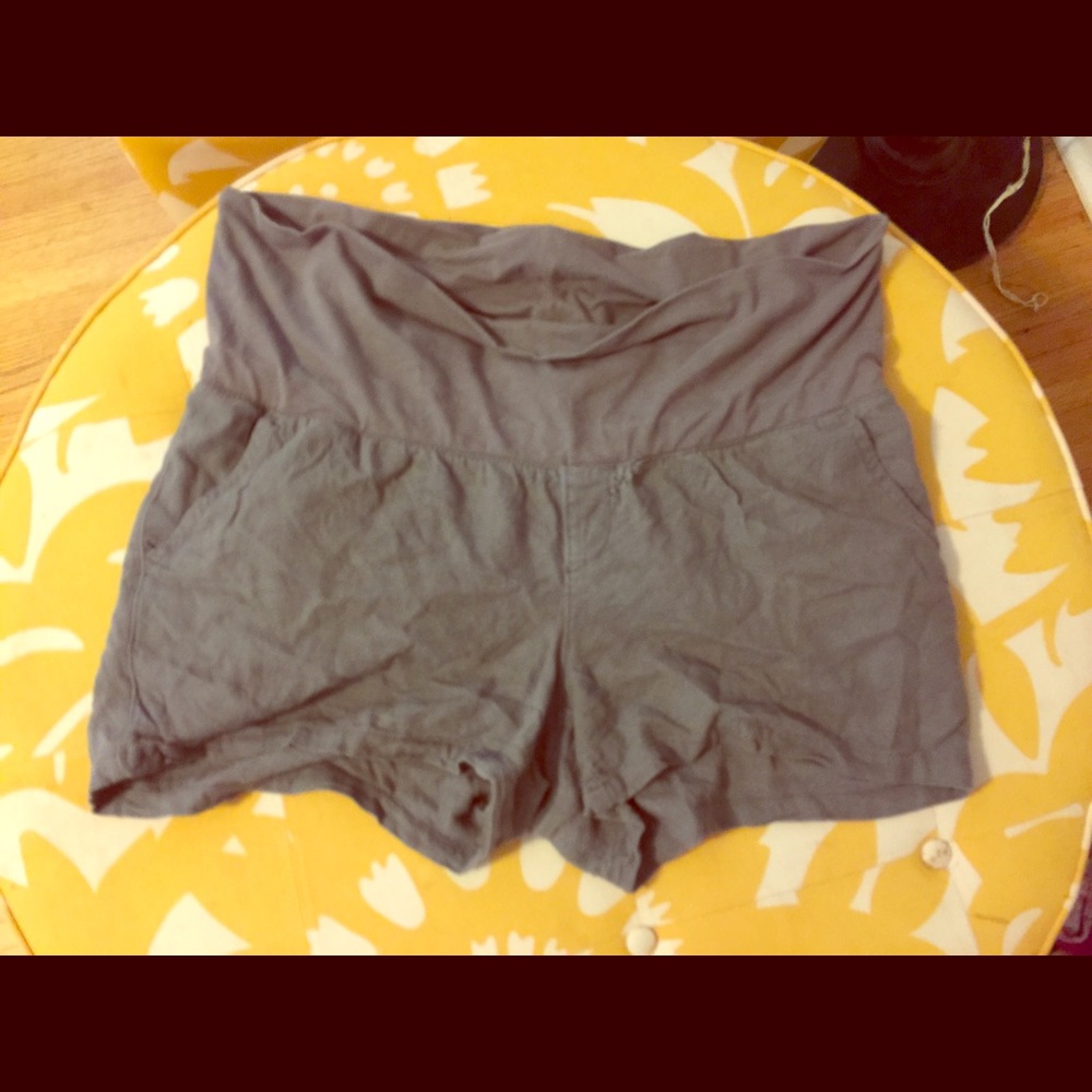 Linen maternity shorts