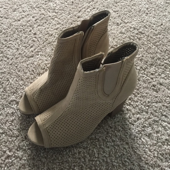 Yoki Shoes - Peep toe heeledAnkle Booties