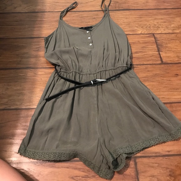Romper - Picture 1 of 2
