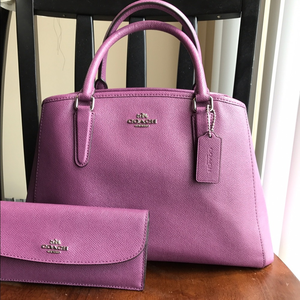 Beautiful coach satchel