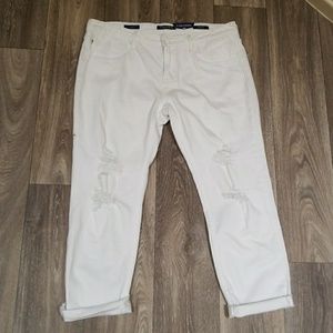 Vigoss Thompson tomboy distressed jeans