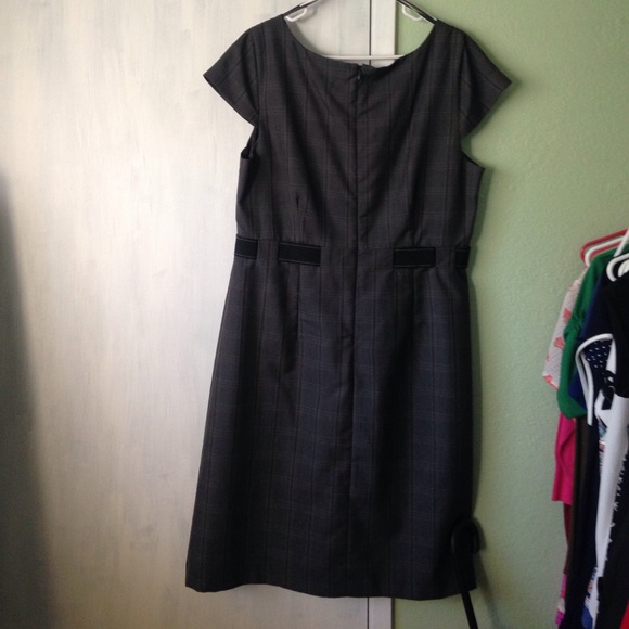 Dress - Picture 2 of 2