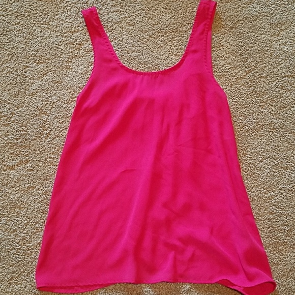Boutique Tank top with Bow on Back - Picture 2 of 3