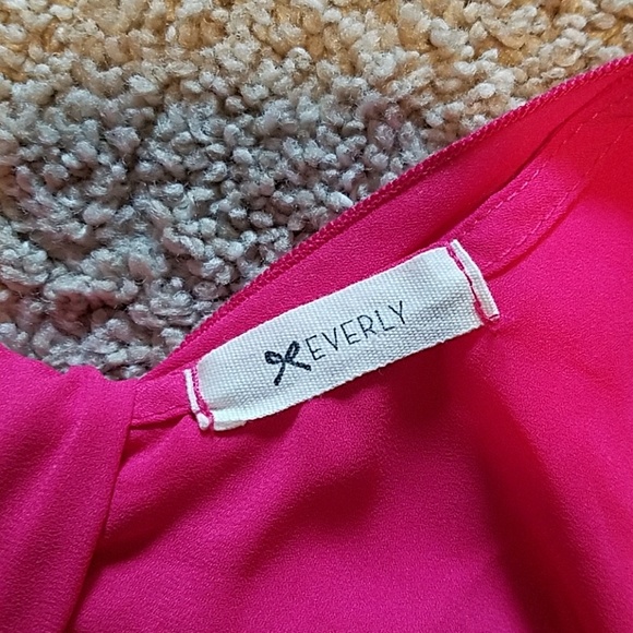 Boutique Tank top with Bow on Back - Picture 3 of 3