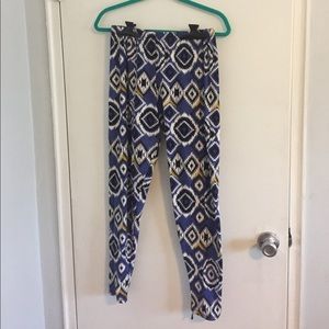 Purple printed leggings -LulaRoe Style