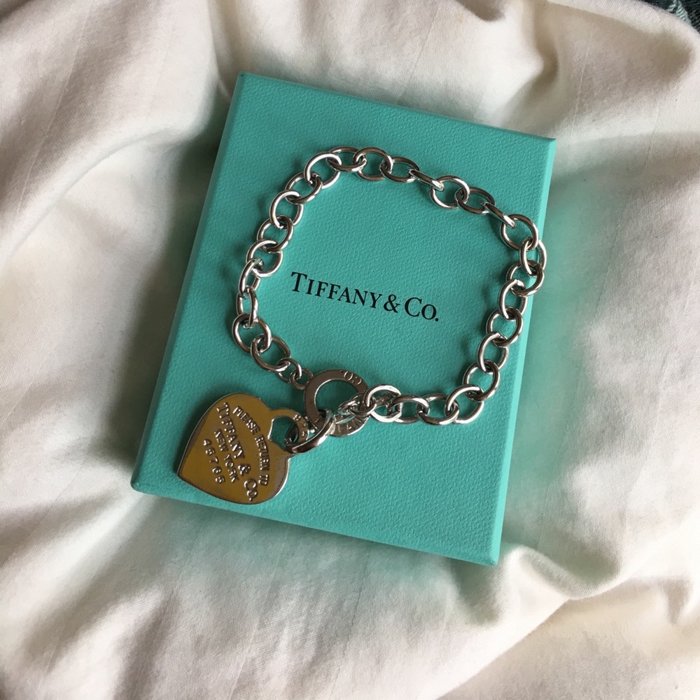Return to Tiffany Tiffany's bracelet