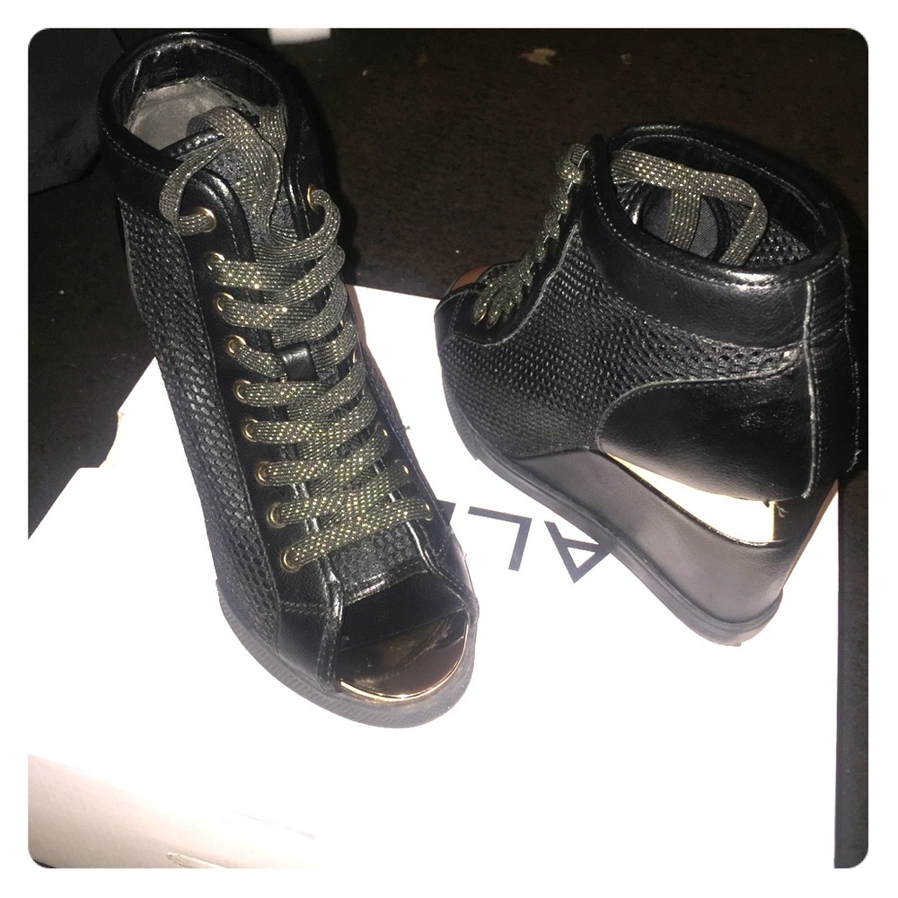 Sandle wedge