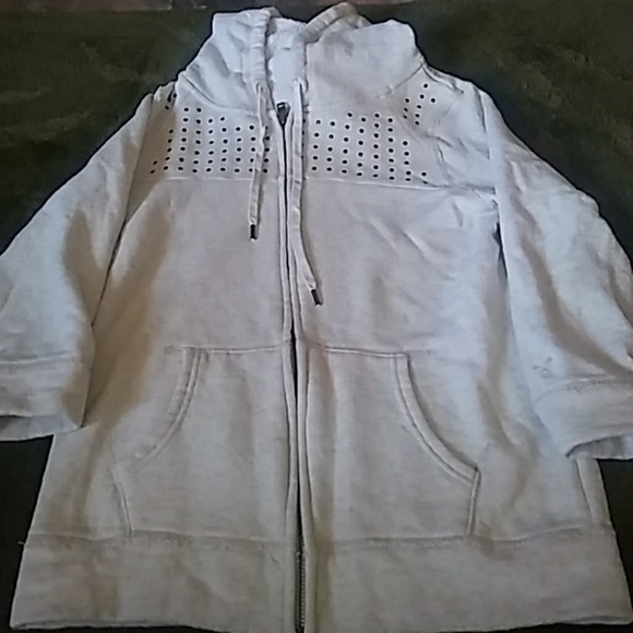 5/$20 AEO HOODIE - Picture 3 of 6