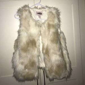 Forever 21 faux fur vest size large