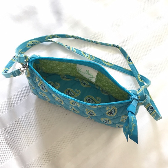 SOLD— Vera Bradley Amy - Retired Print - Picture 3 of 4