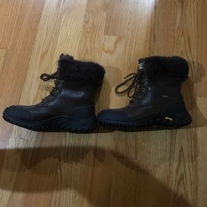 Ugg snow boot Adirondack size 8.5
