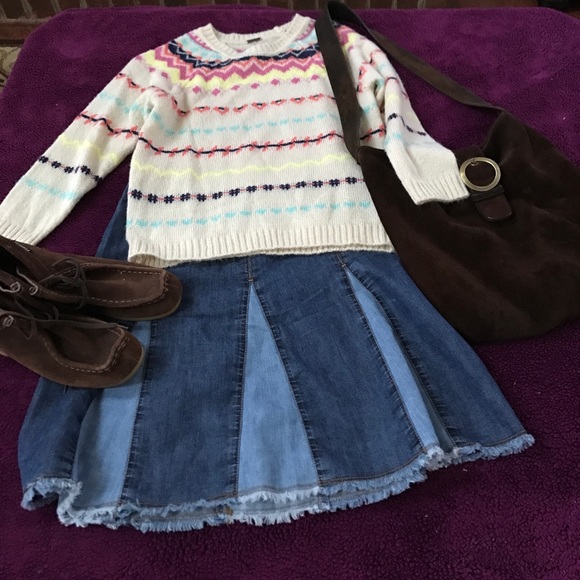 Cute poof girl sweater - Picture 4 of 4