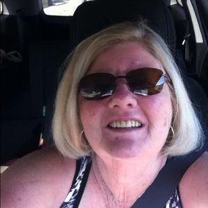 Meet your Posher, Carolyn