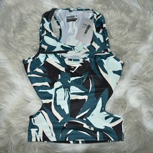 GYMSHARK NIKKI B CROP TOP! (Offers welcome)