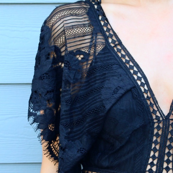 black lace cut out romper - Picture 4 of 4