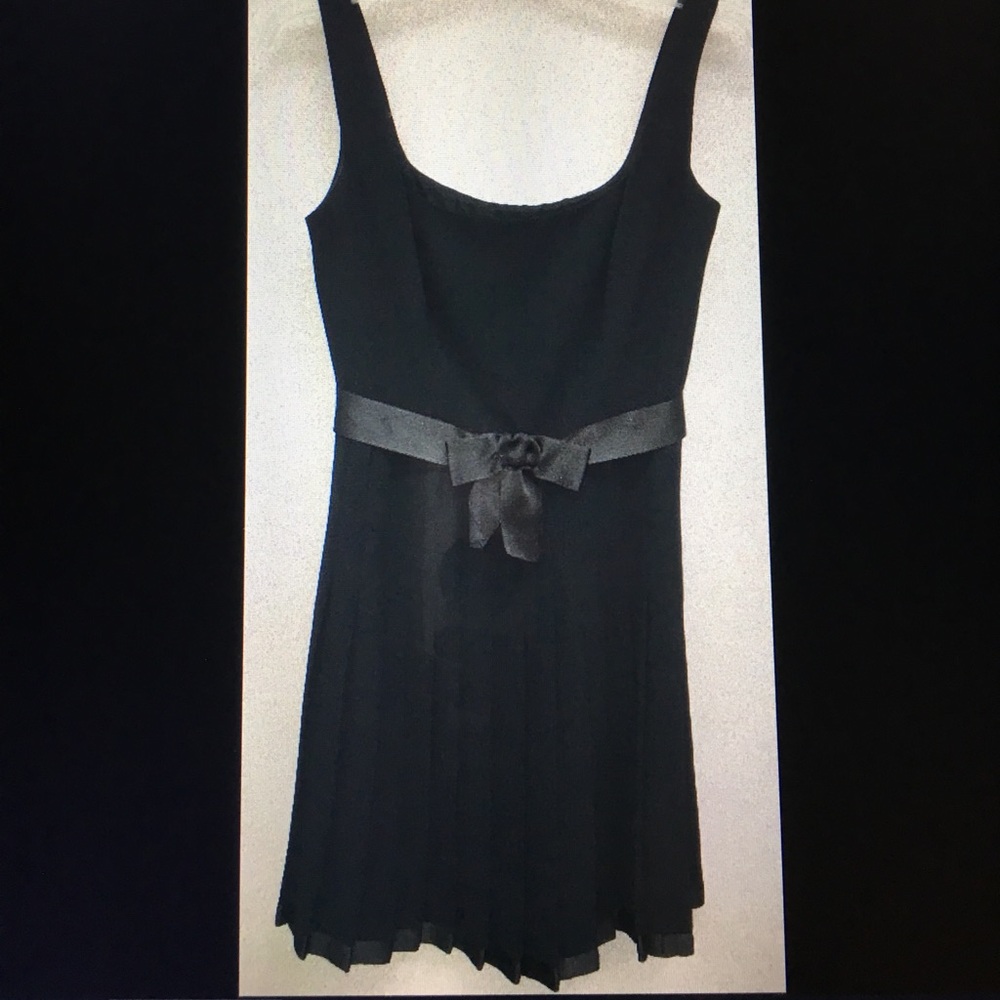 Ann Taylor sleeveless pleated cocktail dress Sz 4