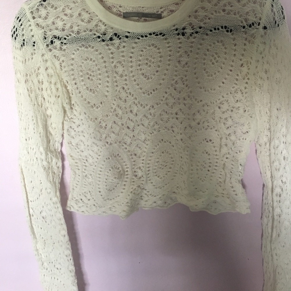 I'm selling a sweater