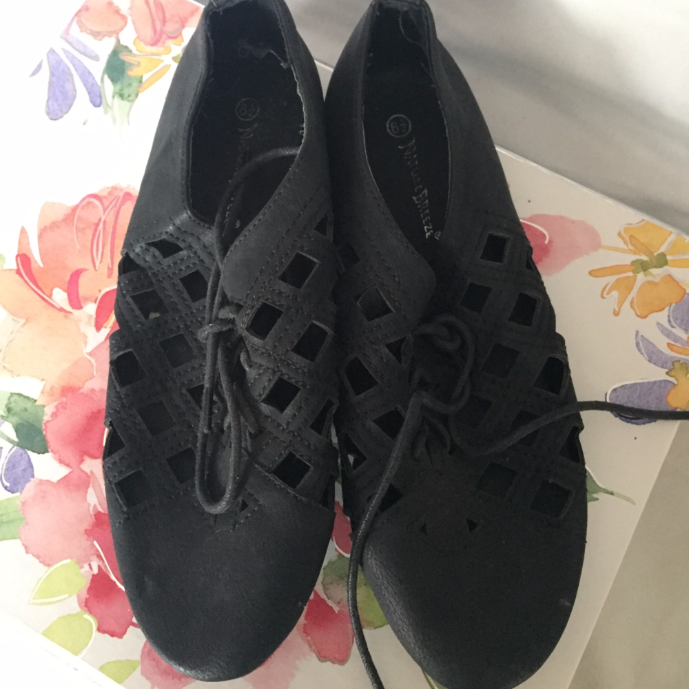 NWOT Airy Shoes