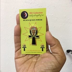 Black Queen Power Lapel Pin