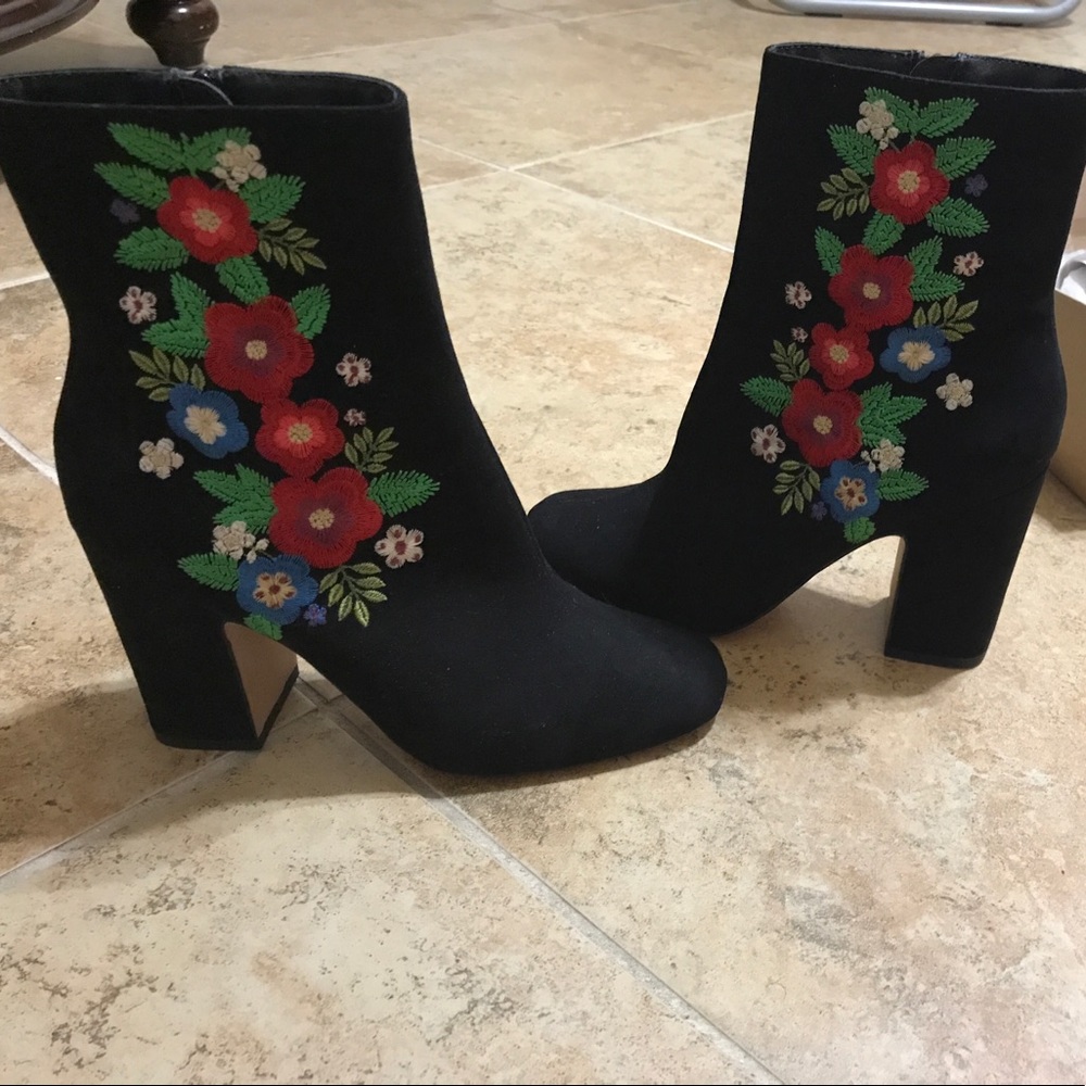 ASOS embroidered boots, LIKE NEW.
