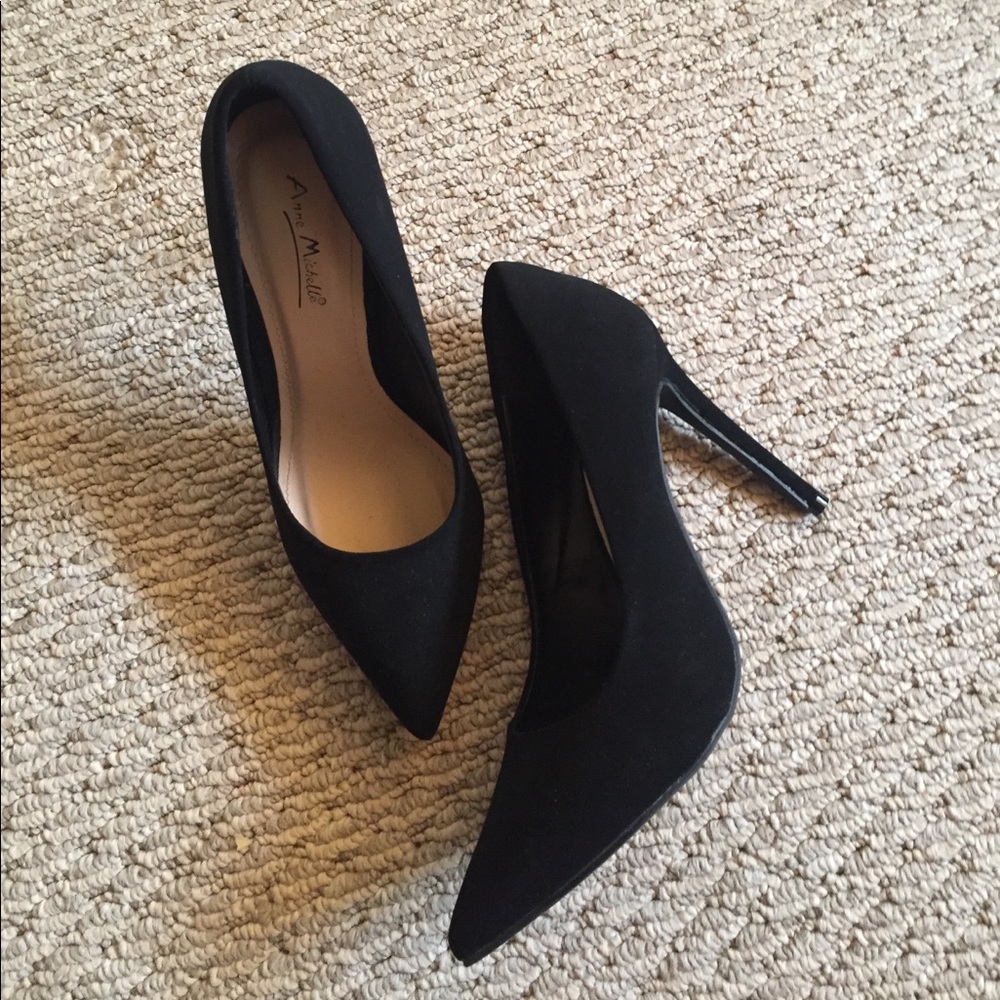 BLACK SUEDE HEELS