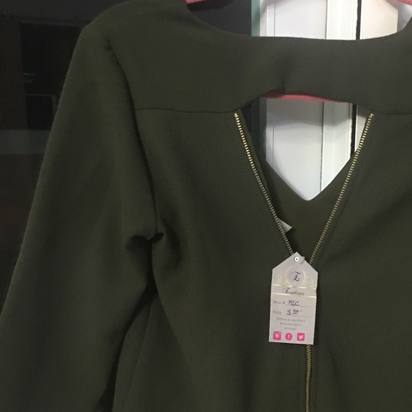 Small Blouse - Picture 4 of 4