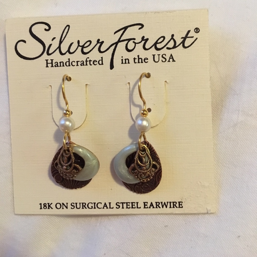 Handcrafted 18K beautiful dangling earrings