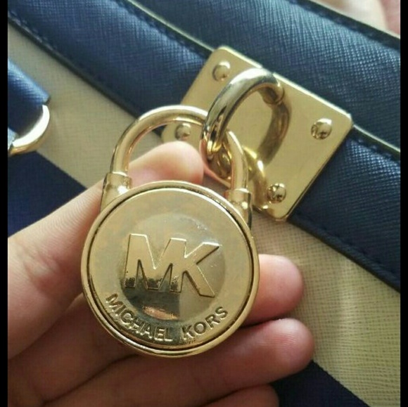 Michael Kors summer purse - Picture 2 of 4