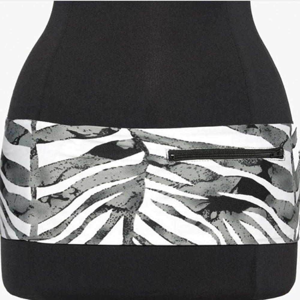 Black/White Hips Sister Pouch