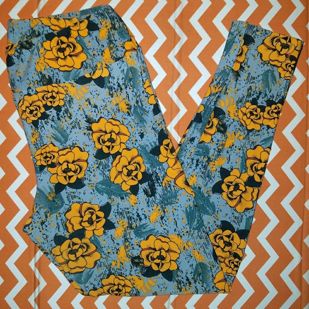 Lularoe TC Leggings in Gray with Yellow Roses