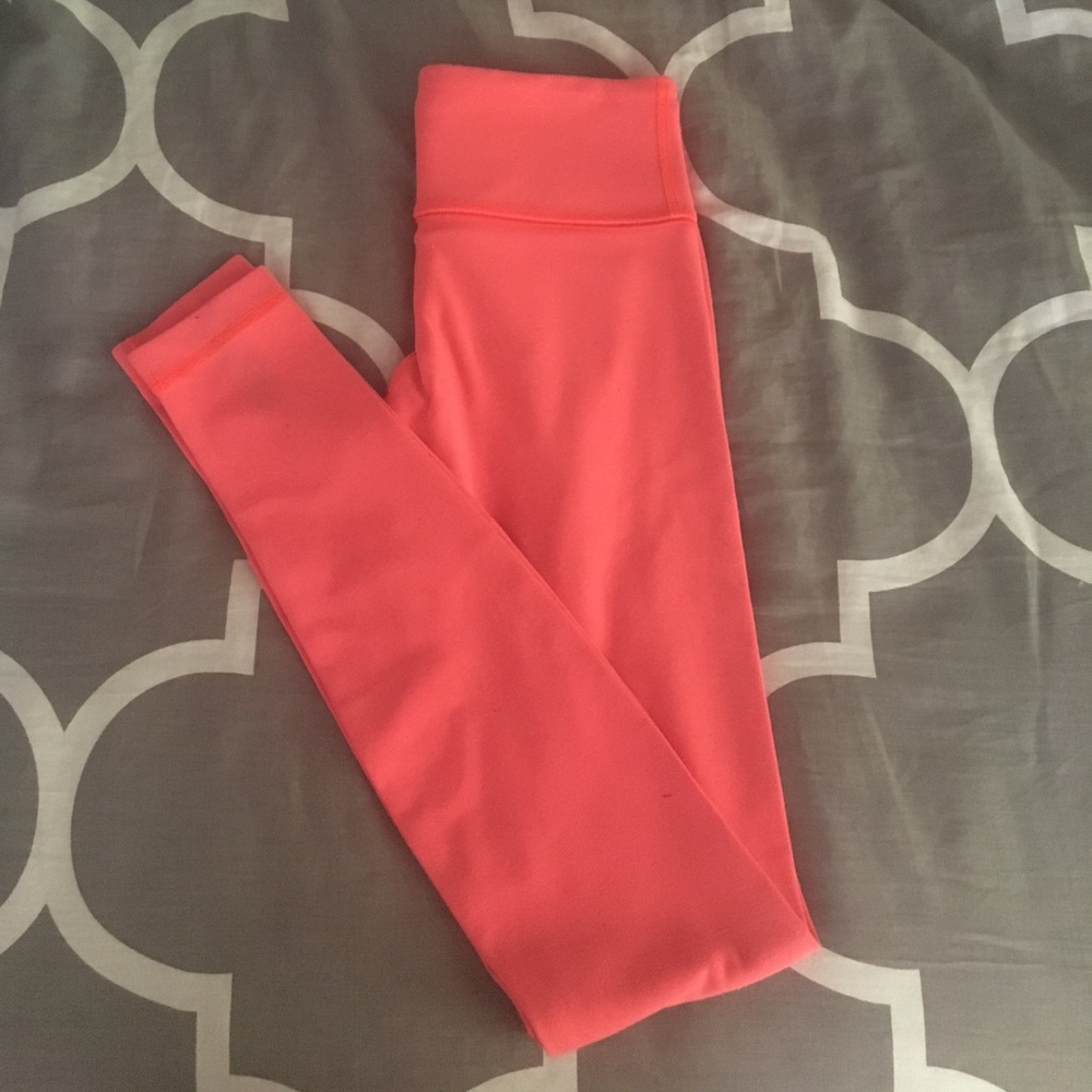 lululemon wunder unders - size 4