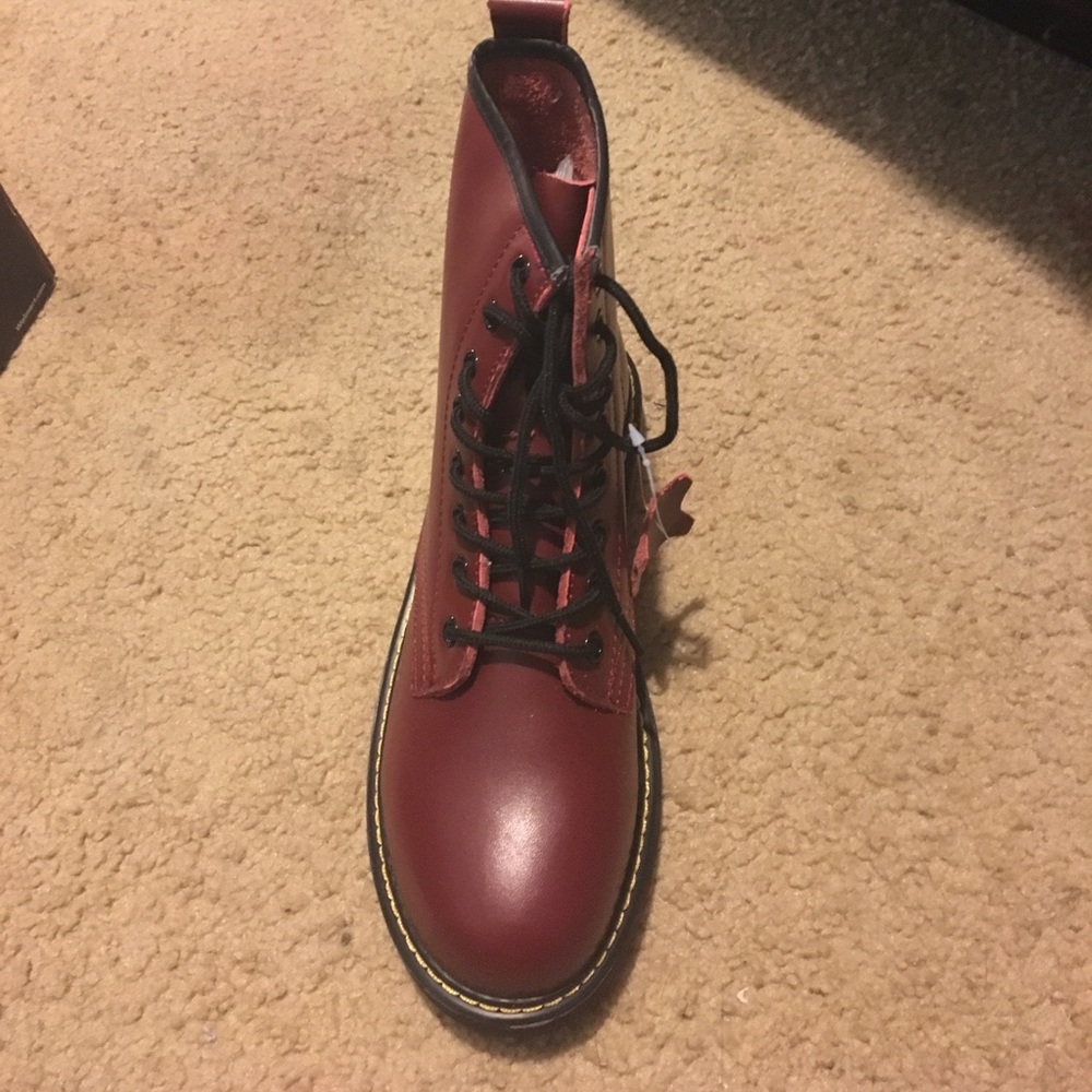 Boots - Picture 3 of 3