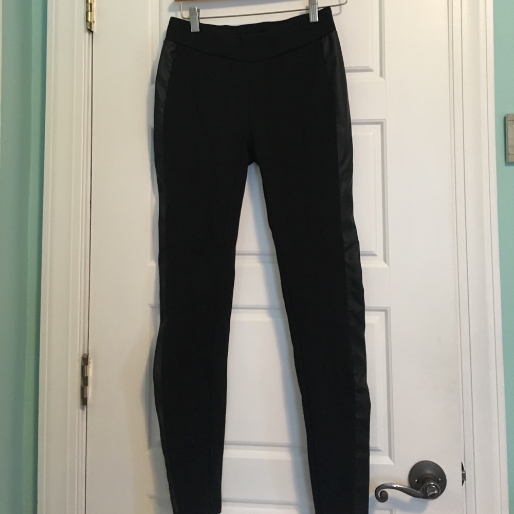 Women's leggings with leather on side