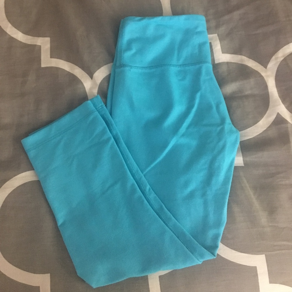 lululemon silverescent wunder under crops - size 4
