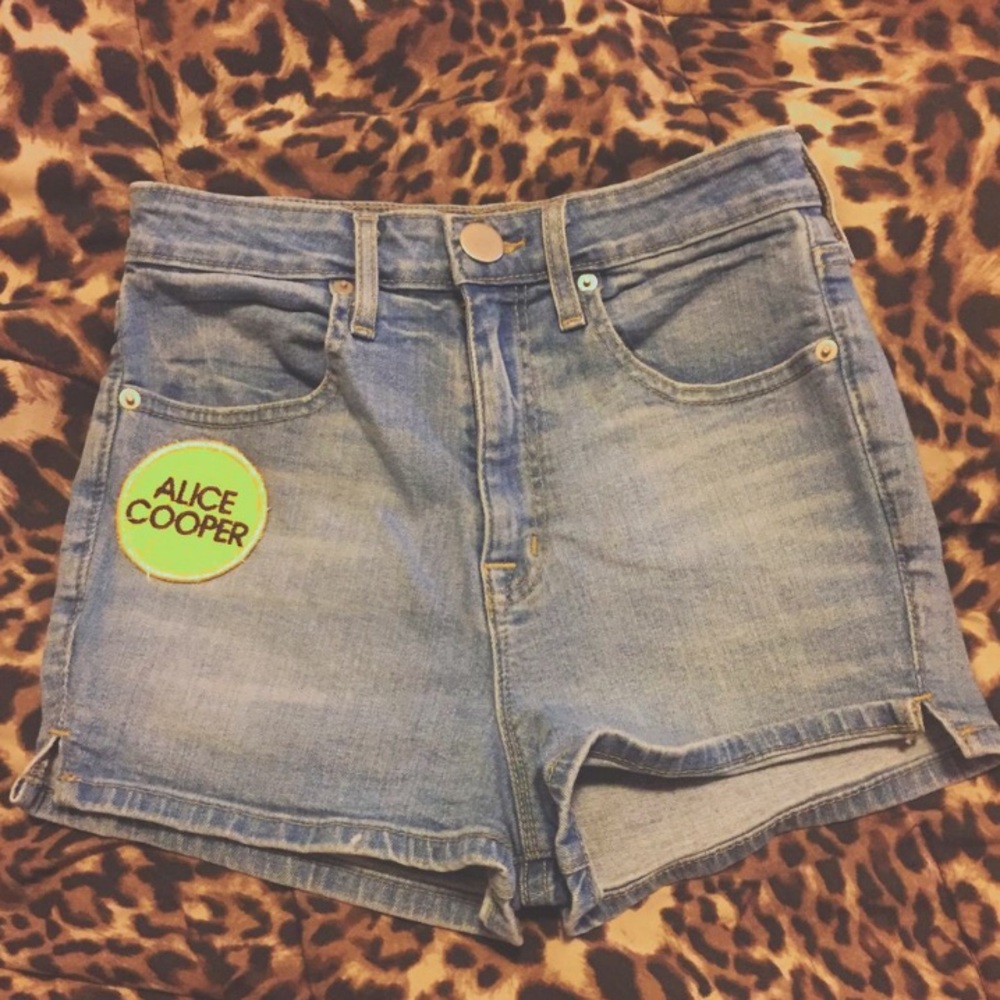 BDG high rise jean shorts w/ Alice Cooper patch