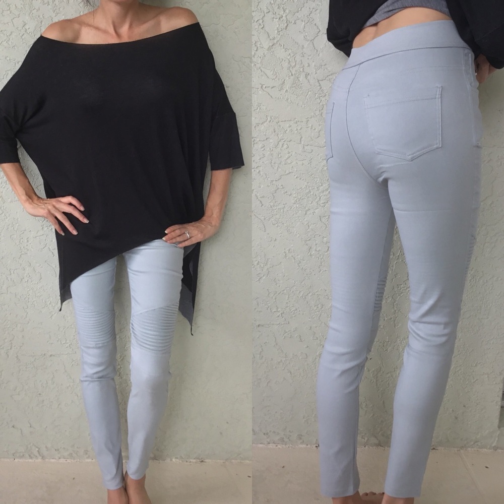 🎄SALE🎄Gray Moto Jeggings Small Only - Picture 2 of 4