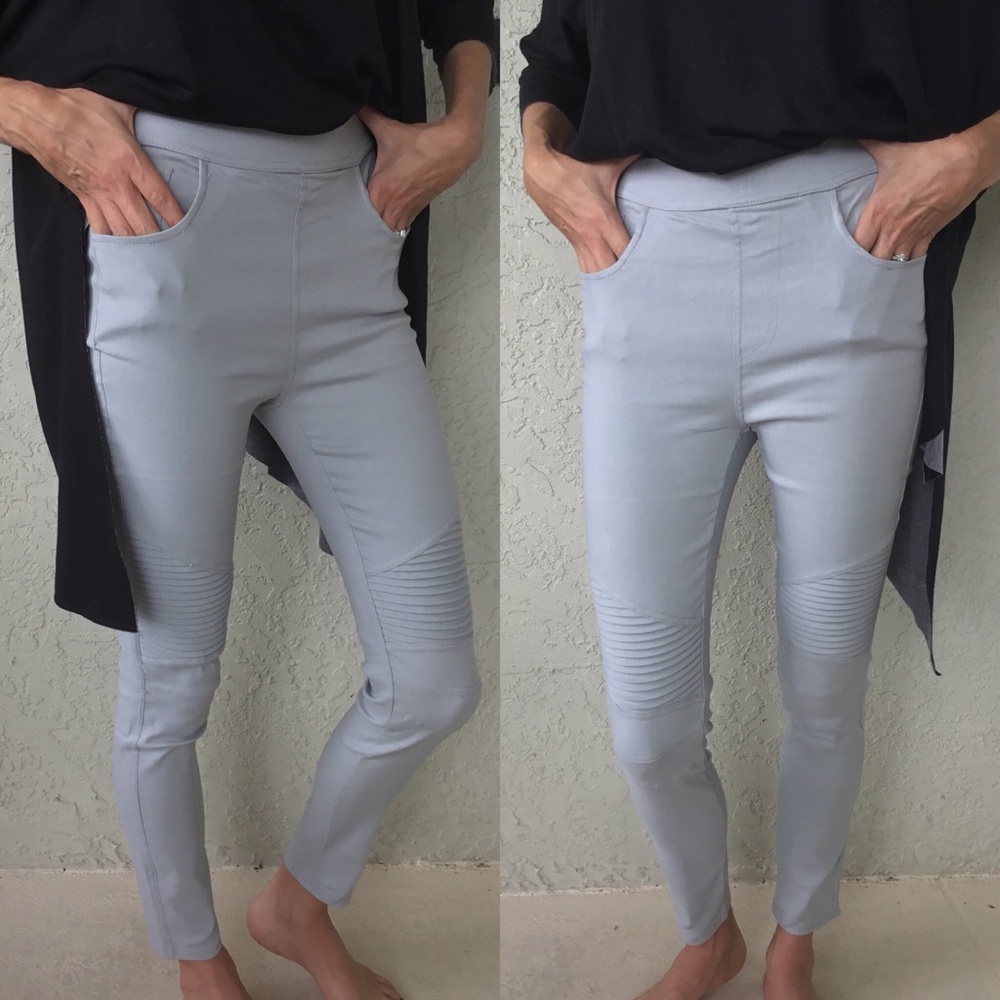 🎄SALE🎄Gray Moto Jeggings Small Only - Picture 3 of 4