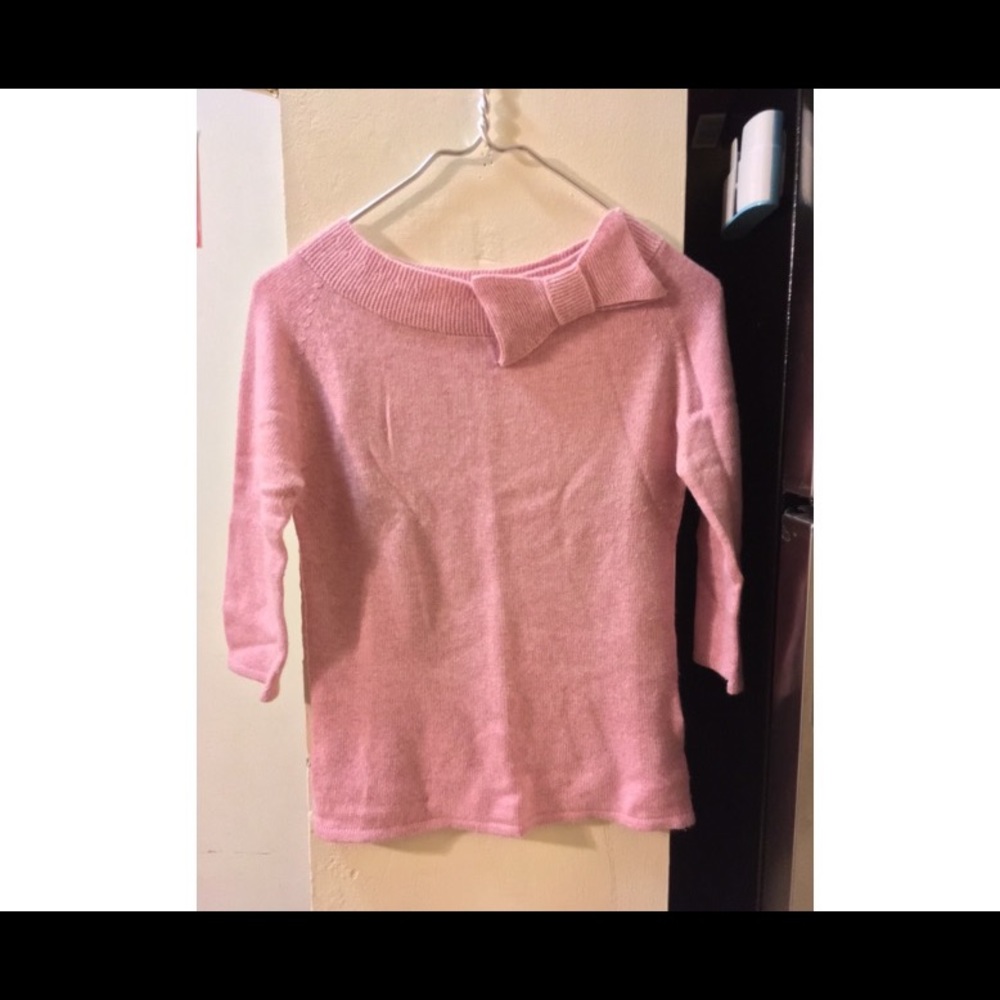 •Pink bowtie sweater•