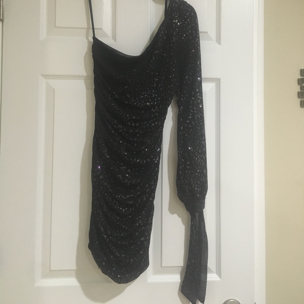 Beautiful black sparky one sleeve dress