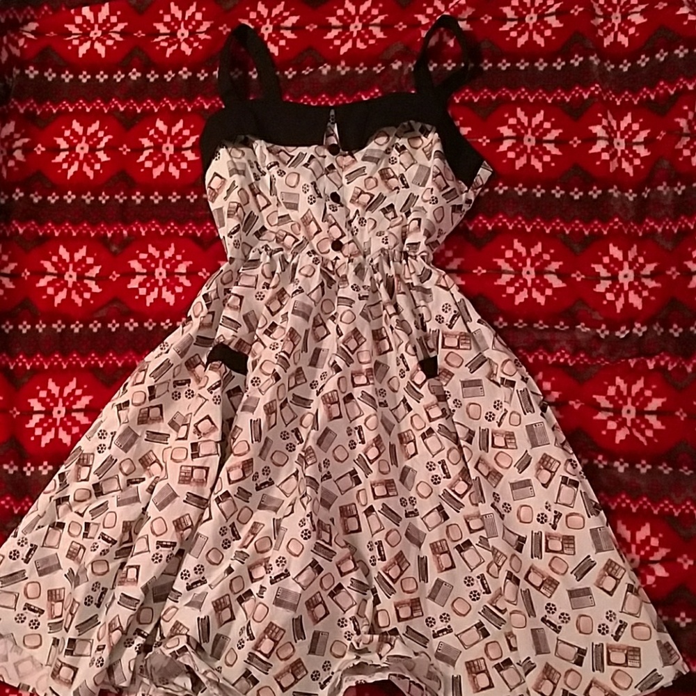 Retro tv radio recorder mint dress with pockets!