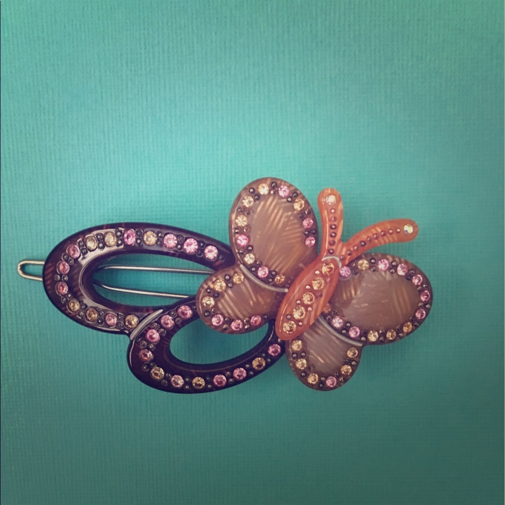 Beautiful rhinestones butterfly hair clip.