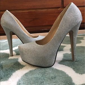 Sparkly silver pumps