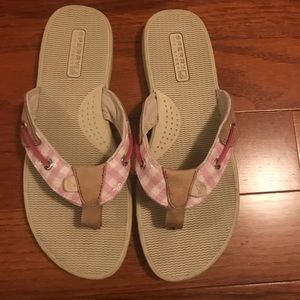 Sperry Topsider flip flops