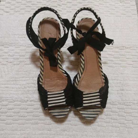 Black and white espadrilles - Picture 1 of 2